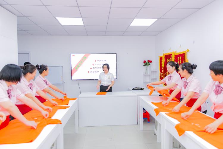 爱恩家政加盟费多少钱？费用明细及投资门槛高吗？